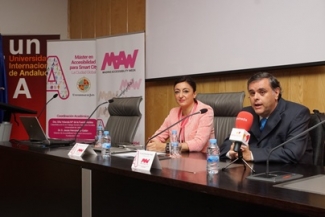 Foto de la mesa de inauguración