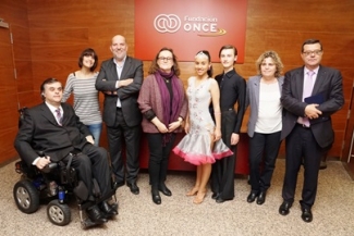 Foto de familia con los bailarines