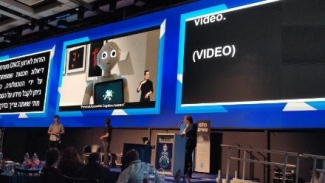 Foto de un momento de la intervención de Borau