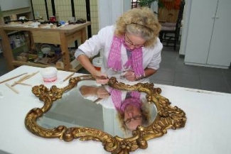 Foto de una emprendedora con discapacidad beneficiaria de las ayudas al autoempleo de Fundación ONCE