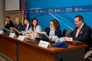 Foto de la mesa de inauguración