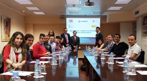 Foto de los deportistas paralímpicos durante su formación