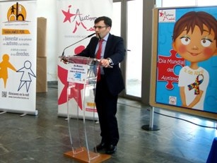 Foto de Alberto Durán durante su intervención