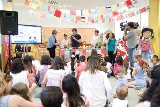 Foto de un momento de la presentación del cuento