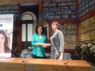 Foto del saludo tras la firma del convenio - Fundación ONCE