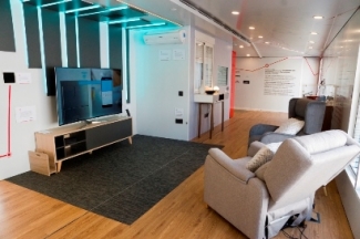 Foto del salón de la Casa Inteligente y Accesible de Fundación ONCE