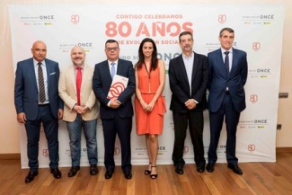 Foto de las personas que han intervenido en la inauguración