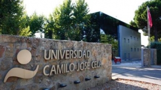 foto de la entrada de la universidad