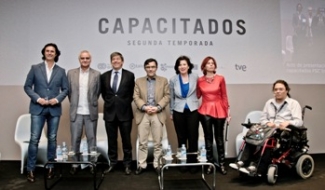 foto de familia de las personas que han participado en la presentación de Capacitados, de Fundación ONCE