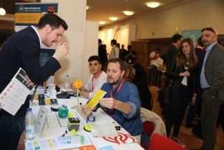 Mesa de presentación de proyectos